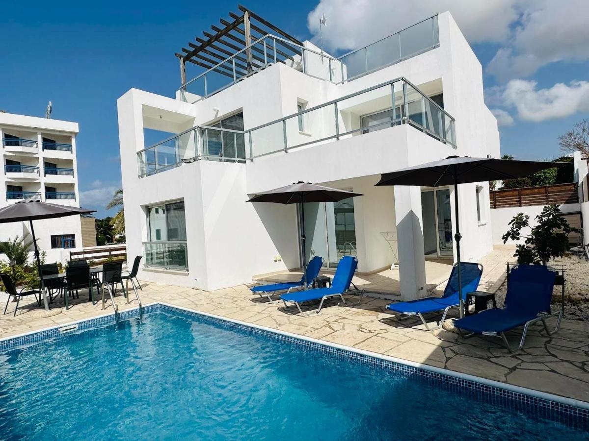 Villa Mulberry Retreat 0,5Km From Everything Coral Bay Exterior photo
