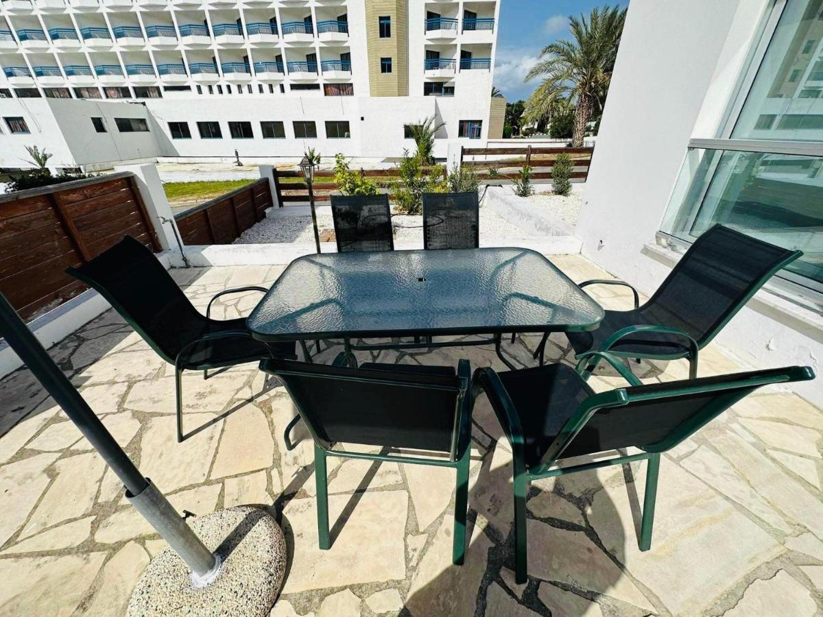 Villa Mulberry Retreat 0,5Km From Everything Coral Bay Exterior photo