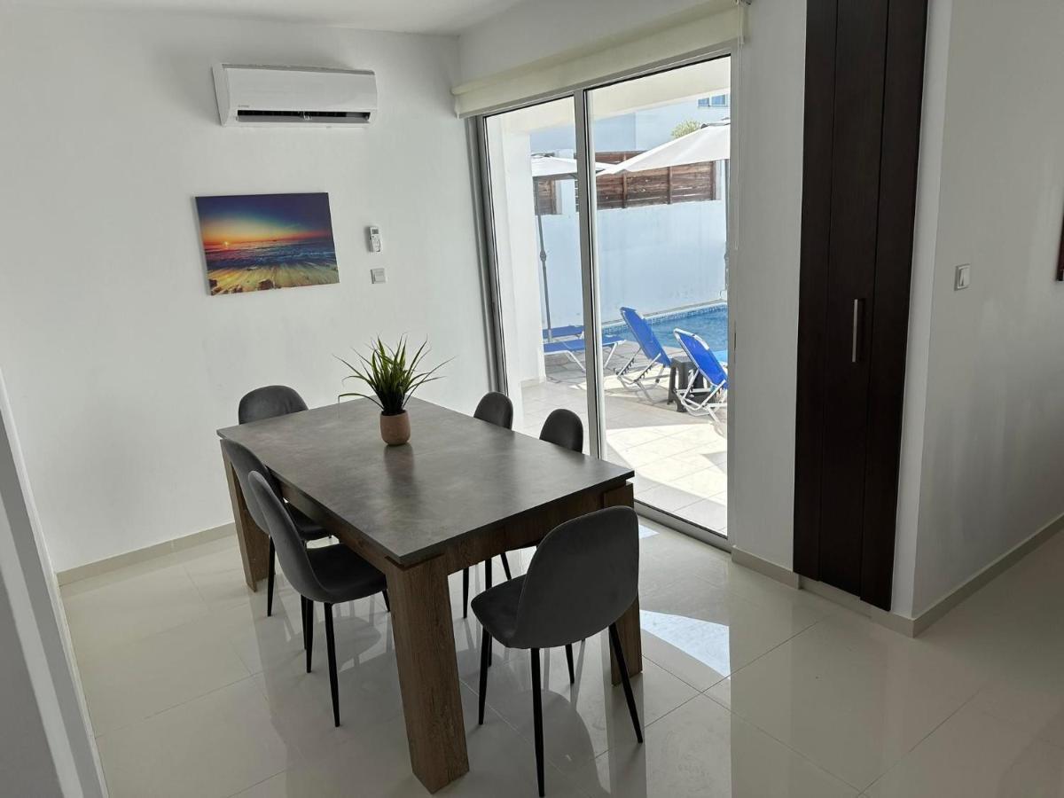 Villa Mulberry Retreat 0,5Km From Everything Coral Bay Exterior photo