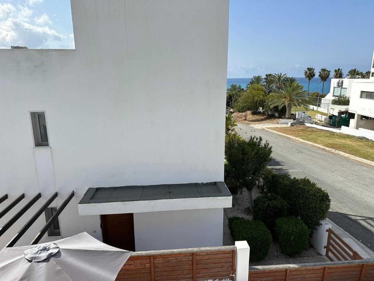 Villa Mulberry Retreat 0,5Km From Everything Coral Bay Exterior photo